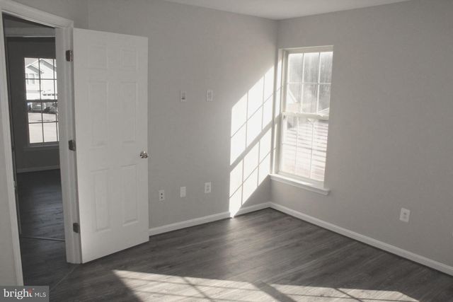 10402 SKINNER HILL DR, Fredericksburg, VA 22408