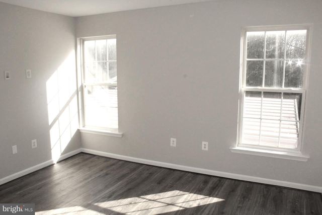 10402 SKINNER HILL DR, Fredericksburg, VA 22408