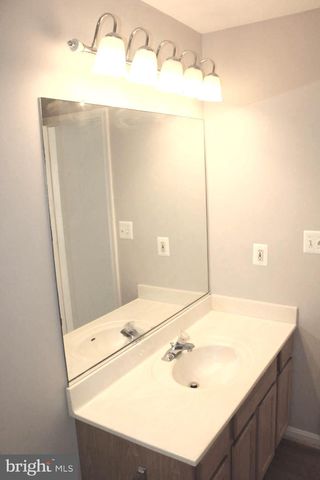 10402 SKINNER HILL DR, Fredericksburg, VA 22408