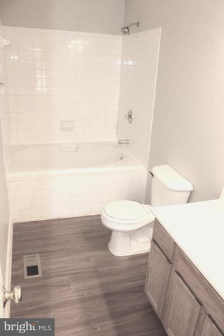 10402 SKINNER HILL DR, Fredericksburg, VA 22408