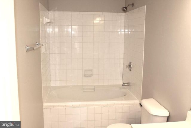 10402 SKINNER HILL DR, Fredericksburg, VA 22408