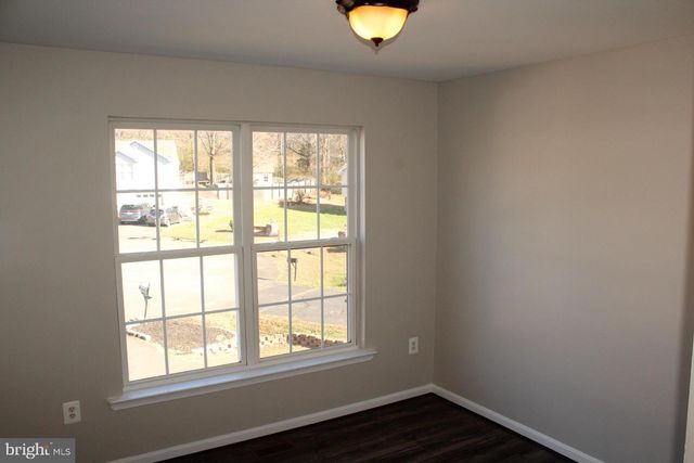 10402 SKINNER HILL DR, Fredericksburg, VA 22408