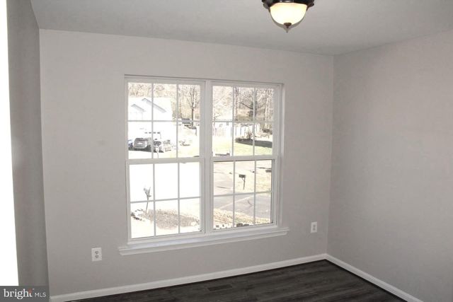 10402 SKINNER HILL DR, Fredericksburg, VA 22408