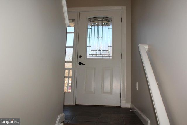 10402 SKINNER HILL DR, Fredericksburg, VA 22408