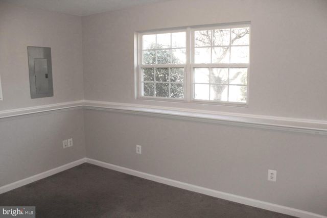 10402 SKINNER HILL DR, Fredericksburg, VA 22408