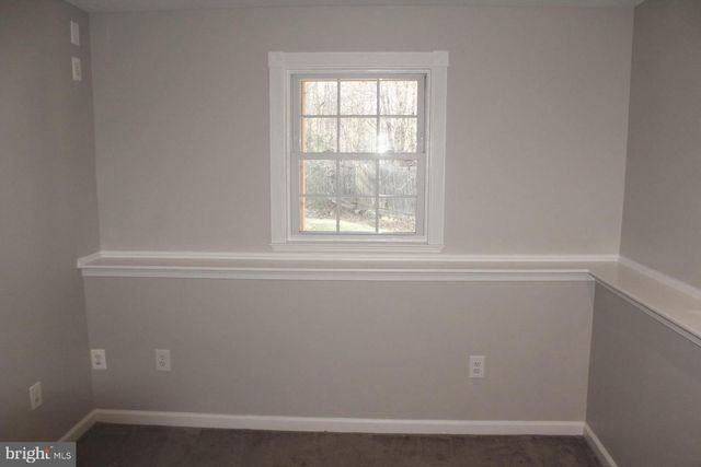 10402 SKINNER HILL DR, Fredericksburg, VA 22408