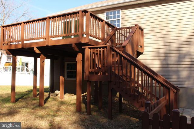 10402 SKINNER HILL DR, Fredericksburg, VA 22408