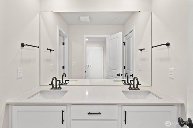 3981 McCormick Village Drive, Bremerton, WA 98312