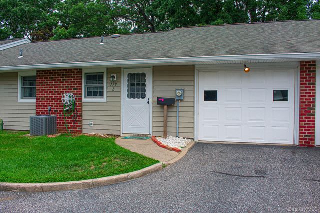 179 Ventry Court B, Ridge, NY 11961