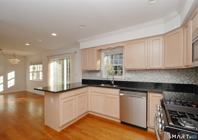 616 Hope Street B, Stamford, CT 06907