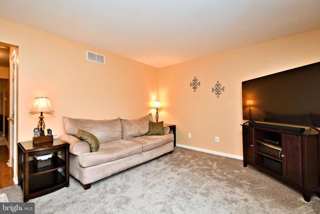 800 BEACON CT, Lansdale, PA 19446
