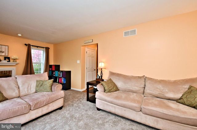800 BEACON CT, Lansdale, PA 19446