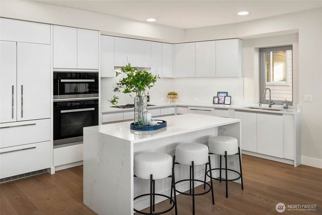 1250 Alki Avenue SW #2A, Seattle, WA 98116