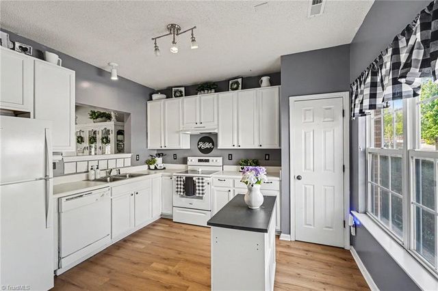 1406 Brittany Way, Archdale, NC 27263