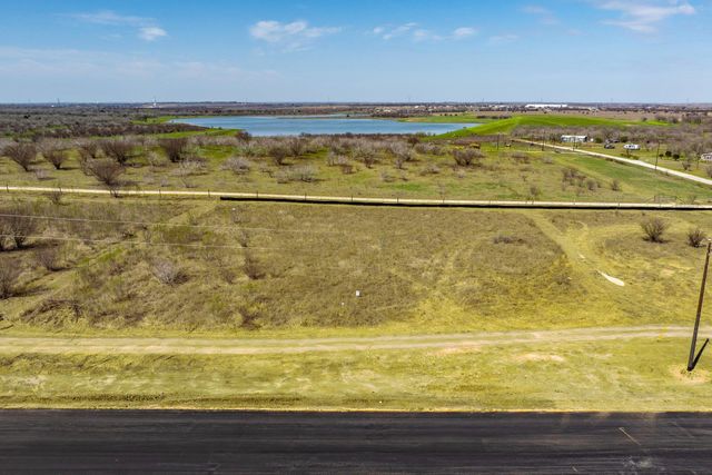 100 Sage Hills DR, Lockhart, TX 78644