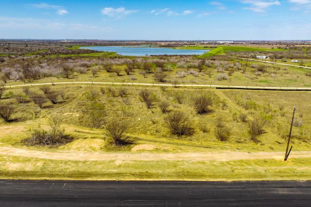 100 Sage Hills DR, Lockhart, TX 78644