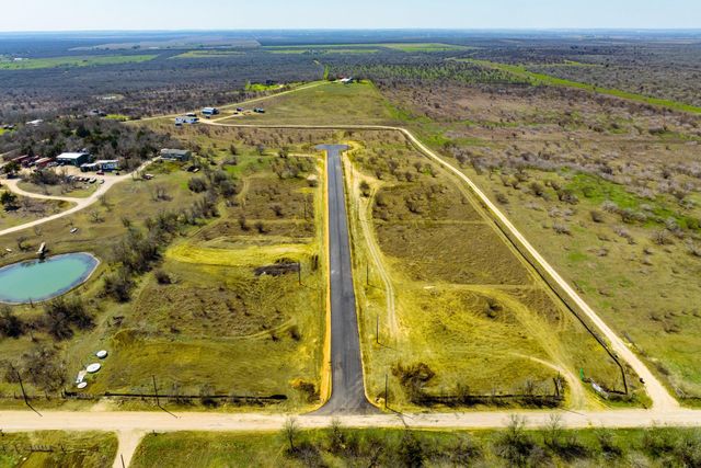 100 Sage Hills DR, Lockhart, TX 78644