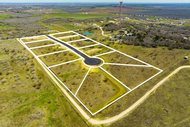 100 Sage Hills DR, Lockhart, TX 78644