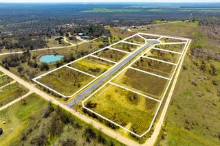100 Sage Hills DR, Lockhart, TX 78644