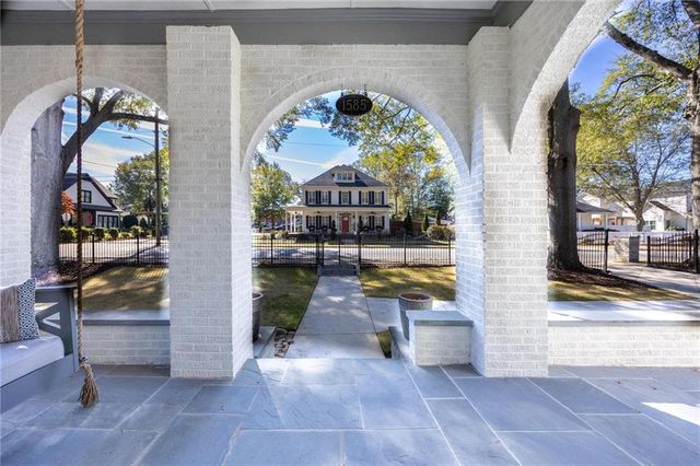 1585 MERCER, College Park, GA 30337
