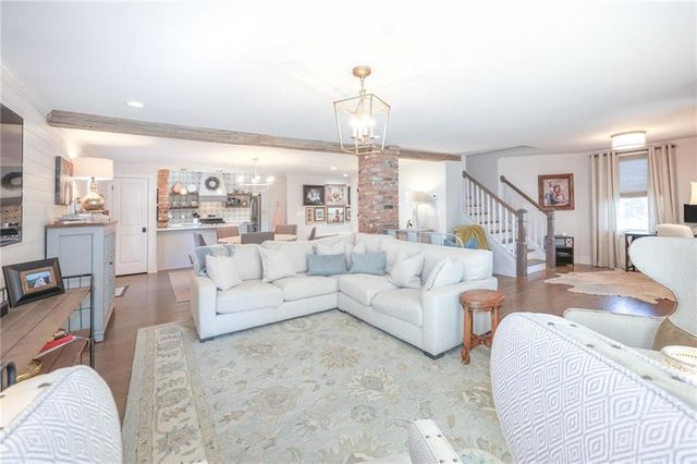 1585 MERCER, College Park, GA 30337
