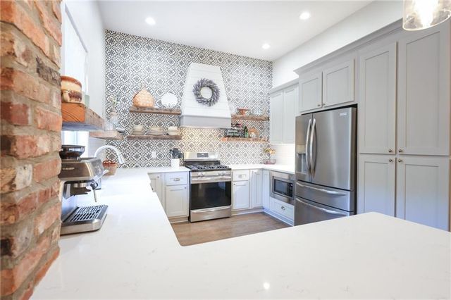 1585 MERCER, College Park, GA 30337