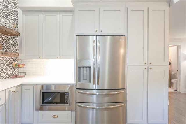 1585 MERCER, College Park, GA 30337