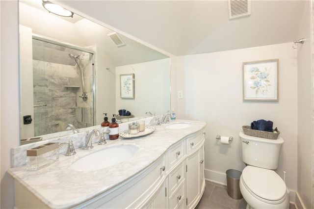 1585 MERCER, College Park, GA 30337