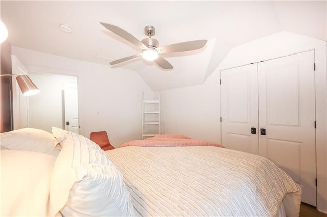 1585 MERCER, College Park, GA 30337