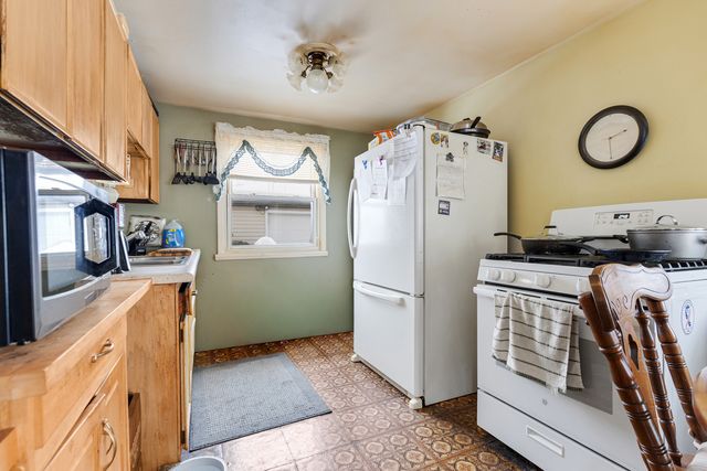 105 Adobe Circle, Carpentersville, IL 60110