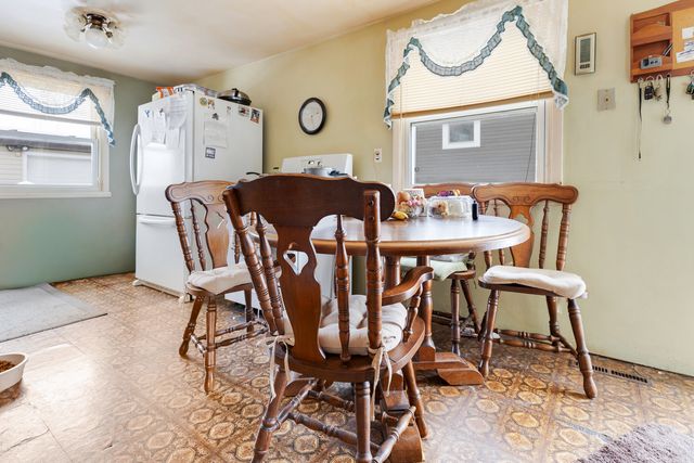 105 Adobe Circle, Carpentersville, IL 60110