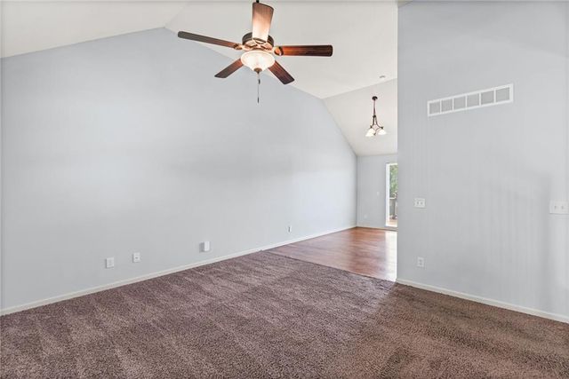 6220 NE 119th Terrace, Kansas City, MO 64156