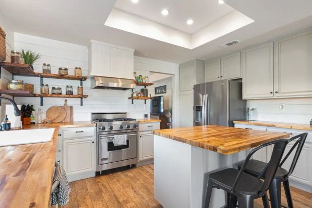 30423 Shoreline Drive, Menifee, CA 92584