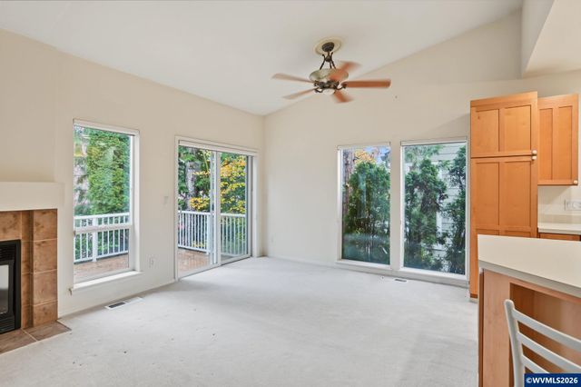 552 Inverness Dr SE, Salem, OR 97306