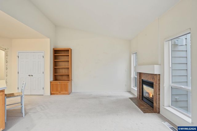 552 Inverness Dr SE, Salem, OR 97306