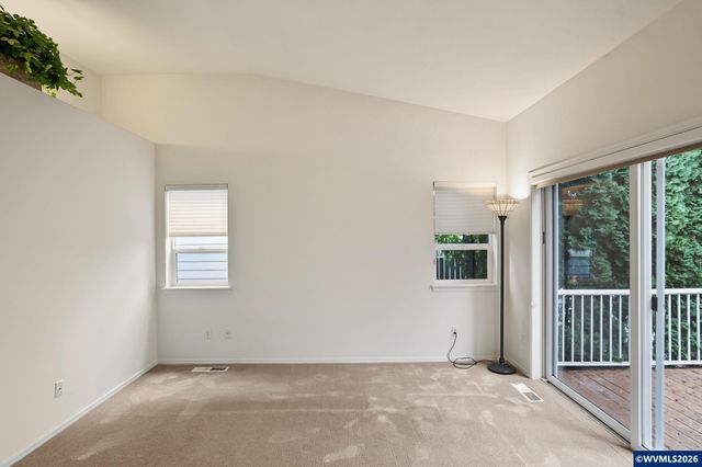 552 Inverness Dr SE, Salem, OR 97306