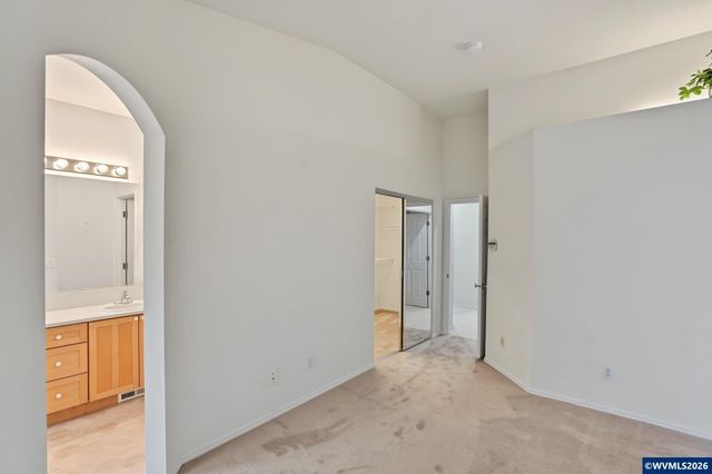 552 Inverness Dr SE, Salem, OR 97306