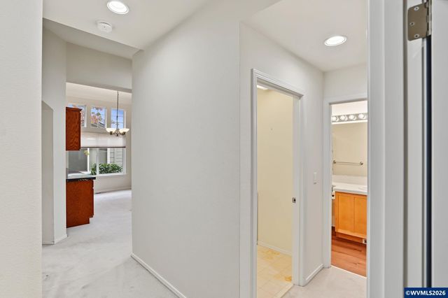 552 Inverness Dr SE, Salem, OR 97306
