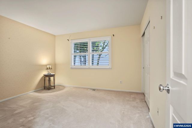 552 Inverness Dr SE, Salem, OR 97306