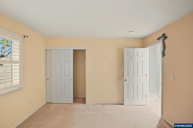 552 Inverness Dr SE, Salem, OR 97306
