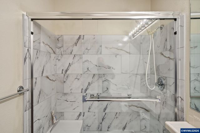 552 Inverness Dr SE, Salem, OR 97306