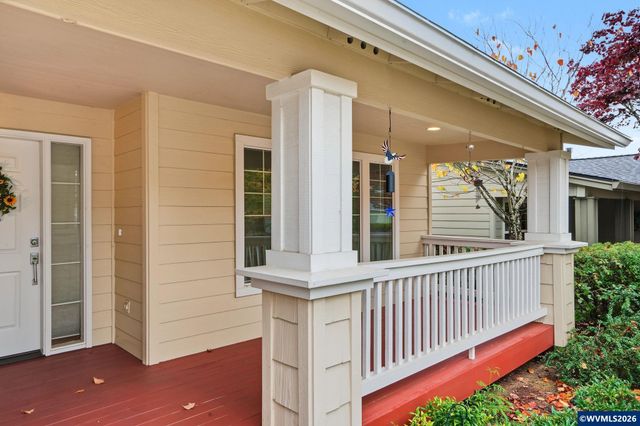552 Inverness Dr SE, Salem, OR 97306