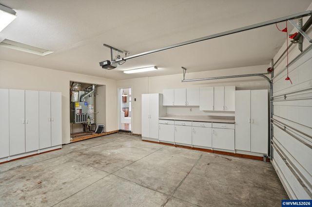 552 Inverness Dr SE, Salem, OR 97306