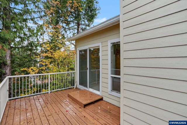 552 Inverness Dr SE, Salem, OR 97306