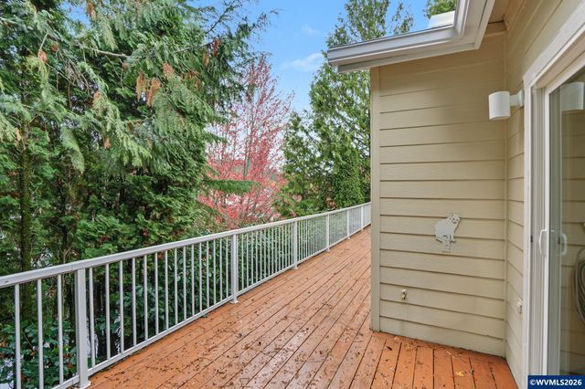 552 Inverness Dr SE, Salem, OR 97306
