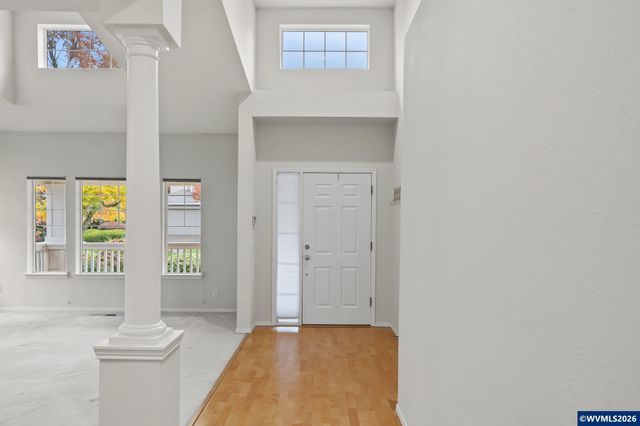 552 Inverness Dr SE, Salem, OR 97306