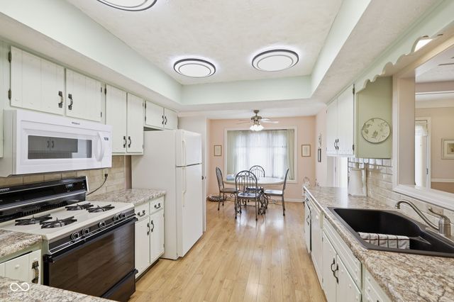 1373 Echo Bend Street, Greenwood, IN 46142