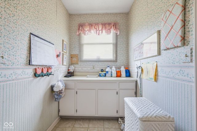 1373 Echo Bend Street, Greenwood, IN 46142