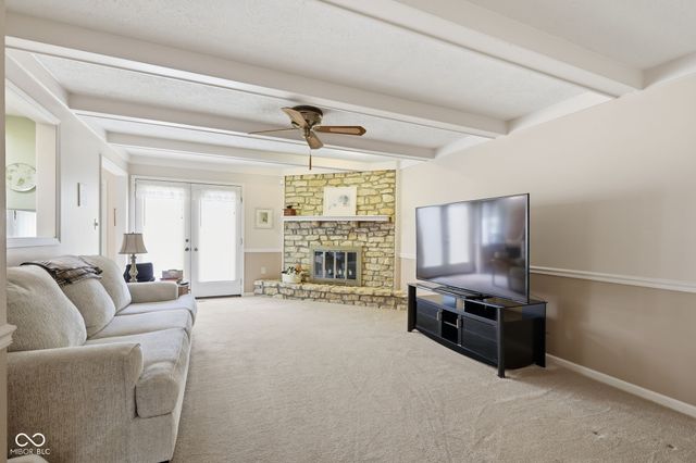 1373 Echo Bend Street, Greenwood, IN 46142