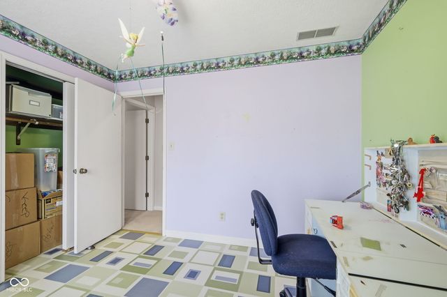 1373 Echo Bend Street, Greenwood, IN 46142